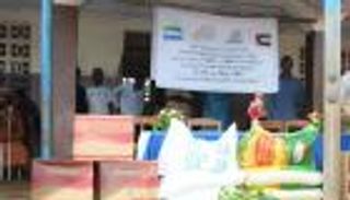 "دبي الخيرية" تنفذ مشروع إفطار صائم في سيراليون