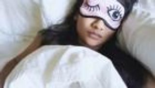 ٧ خطوات لنوم هادئ في الحر بلا مكيف هواء