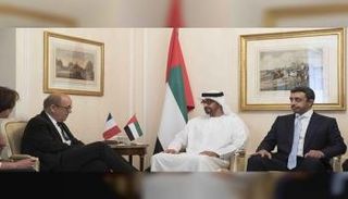 الشيخ محمد بن زايد والشيخ عبدالله بن زايد ووزير خارجية فرنسا