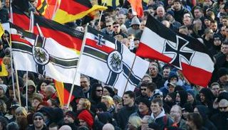 أنصار التيار اليميني الألماني المتطرف في تظاهرة بألمانيا (رويترز)