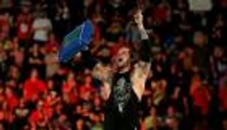 بارون كوربن يفاجئ الجميع ويفوز بنزال "موني إن ذا بنك"