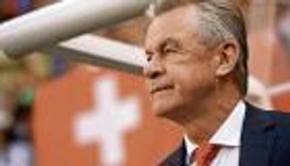 هيتسفيلد يطالب بايرن بالانفاق على صفقات الصيف