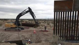 السياج الحدودي الحالي بين الولايات المتحدة والمكسيك