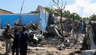 موقع استهداف مبنى حكومي بمقديشو (رويترز)