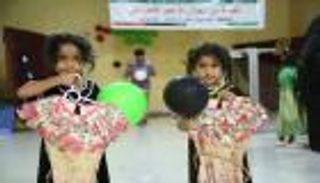 الهلال الأحمر الإماراتي يدشن مشروع كسوة العيد في المكلا اليمنية