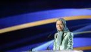 بالفيديو.. شعارات مؤتمر المعارضة الإيرانية تغزو شوارع إيران