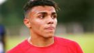 لانس الفرنسي يتخلى عن لاعبه الجزائري 