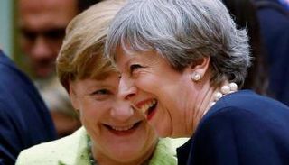 تيريزا ماي خلال لقائها مع ميركل