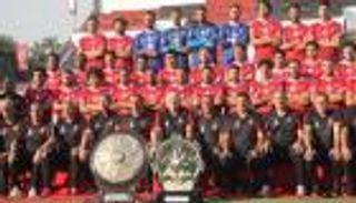 الأهلي يتسلم درع الدوري المصري أمام إنبي