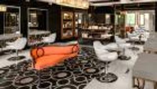 نيويورك .. صالون تجميل للمحجبات ينشط في العيد