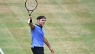 فيدرير يتأهل لنهائي هاله للمرة الـ11