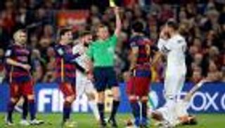 "قاتل برشلونة" أفضل حكم بالدوري الإسباني