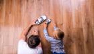 اللعب مع طفلك يحميه من السمنة