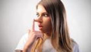 6 علامات جسدية لكشف الكذب