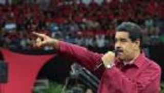 مروحية تلقي "قنبلتين" على مقر المحكمة العليا بفنزويلا