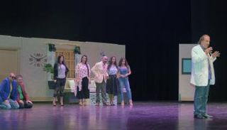 من مسرحية باي باي تي في