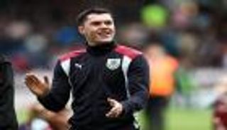 يونايتد يستفيد من انتقال مدافعه السابق إلى إيفرتون