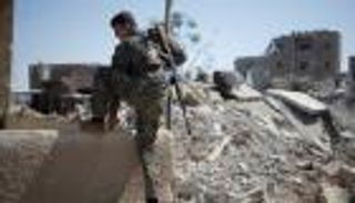 داعش يتشبث بالرقة بعد دحره في الموصل وحلب