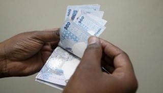فقدان الثقة بالريال القطري 