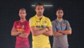 فياريال يقدم قميص الموسم الجديد