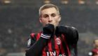 برشلونة يبرم أول صفقاته باستعادة لاعبه السابق