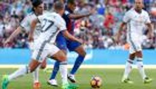 أساطير يونايتد يقهرون برشلونة بمشاركة رونالدينيو