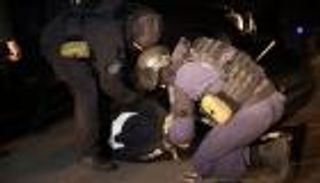 أستراليا.. الشرطة تتهم مراهقين اثنين ببيع أسلحة