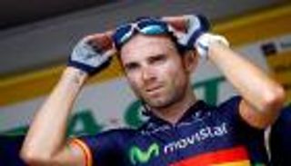 بالفيديو.. الأمطار تتسبب في حادث بسباق فرنسا للدراجات