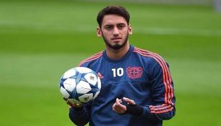 كالهانوجلو يتحدث عن انتقاله إلى ميلان