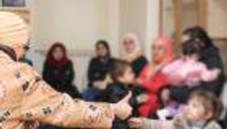 جواهر القاسمي.. 5 أعوام من مناصرة اللاجئين حول العالم