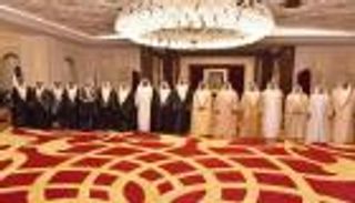 محمد بن راشد يتسلم أوراق اعتماد عدد من السفراء وثمانية يؤدون اليمين