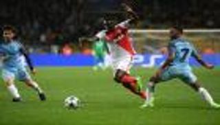 ميندي يطالب ناديه بانتقاله للسيتي