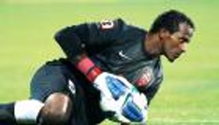 ماجد ناصر يلوح بالرحيل عن "شباب الأهلي دبي"