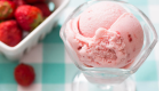 بالصور.. ٥ طرق لعمل آيس كريم صحي في الصيف