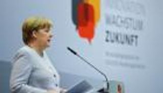 ميركل تطلق برنامجها الانتخابي قبل 3 أسابيع من الاقتراع