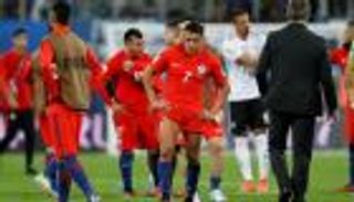 رئيسة تشيلي تؤكد دعمها للمنتخب رغم الخسارة