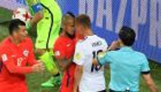 بيلد تكشف كواليس مشاجرة فيدال وكيميش