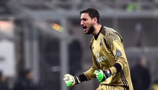 دوناروما باق في ميلان بشروطه