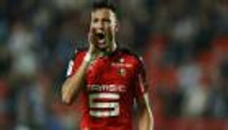 جماهير رين تضغط على إدارته للتمسك بنجم الجزائر