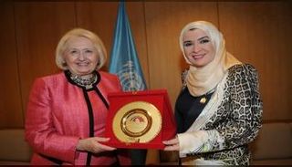 مديرة معهد جورج تاون للمرأة والسلام تكرم رئيسة المجلس الوطني الاتحادي 