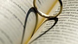 العريس دفع 11.50 جنيه استرليني مهرا لعروسه