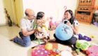 الهند.. تزايد الأسر الباحثة عن تبني أطفال لسبب غريب