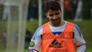 جماهير الجزائر تحذر فقير  من تكرار غلطة شقيقه 