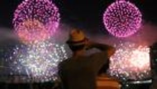 بالصور.. الألعاب النارية تطغى على احتفالات الأمريكيين بيوم الاستقلال