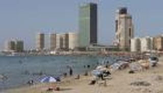 ليبيا.. مقتل وإصابة 23 مدنيا جراء سقوط قذيفة على شاطئ بطرابلس