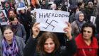 احتجاجات حاشدة لأكراد سوريا رفضا للتدخل التركي