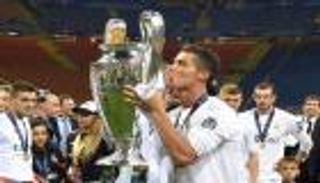 رونالدو يمنح "فاردي الصغير" هدية تذكارية