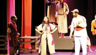 إحدى المسرحيات المشاركة