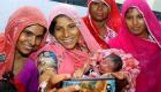 هندي يسمي مولودته "ضريبة" تيمنا بالإصلاح الضريبي