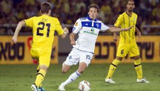 لاعب دينامو كيييف يقترب من الأهلي السعودي